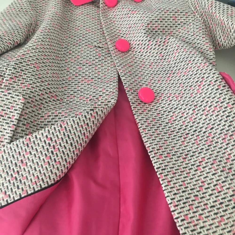 KATE SPADE Carrie’s Pink Tweed Coat With Hot Pink Buttons Size 4